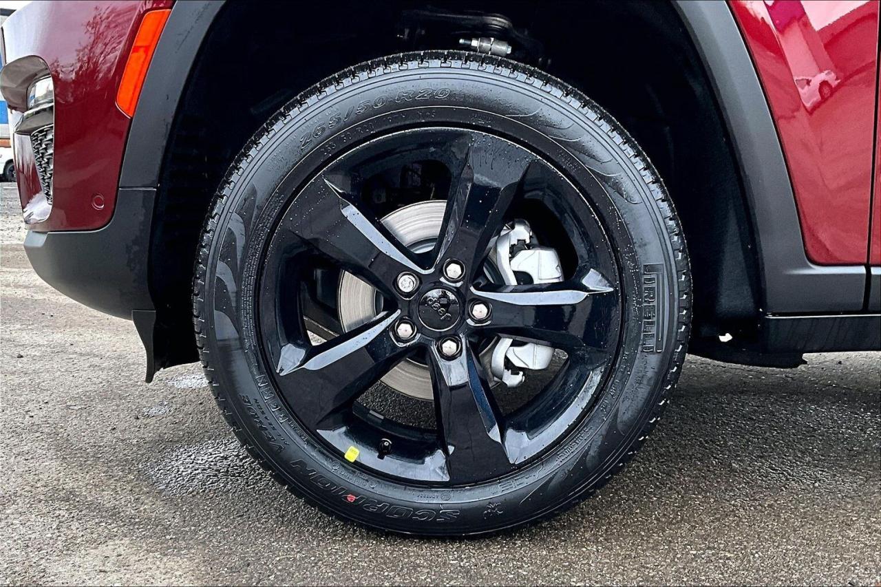 2025 Jeep Grand Cherokee LIMITED | Black App Pkg | Pano Roof | Tow Pkg Photo