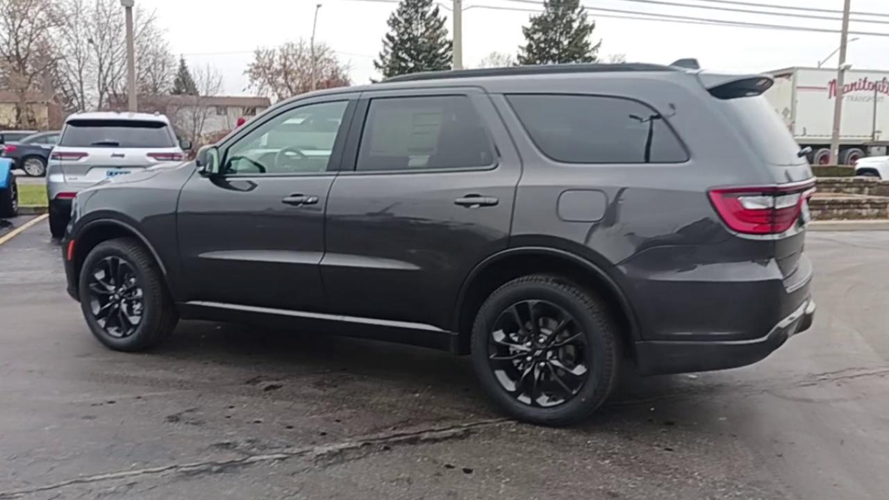 2024 Dodge Durango BLACKTOP PACKAGE / HEATED VENTILATED SEATS /  NAV Photo
