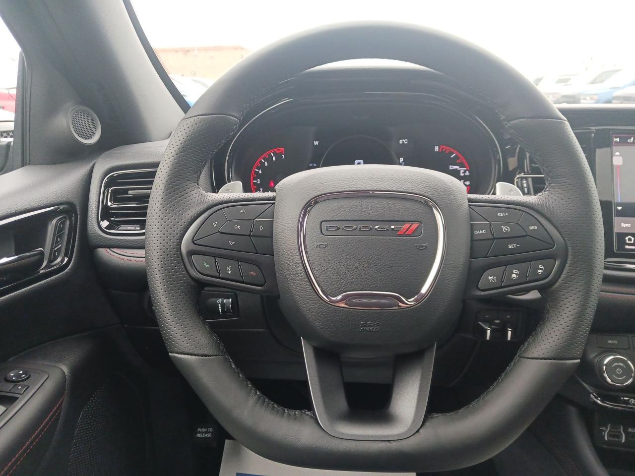 2024 Dodge Durango BLACKTOP PACKAGE / HEATED VENTILATED SEATS /  NAV Photo