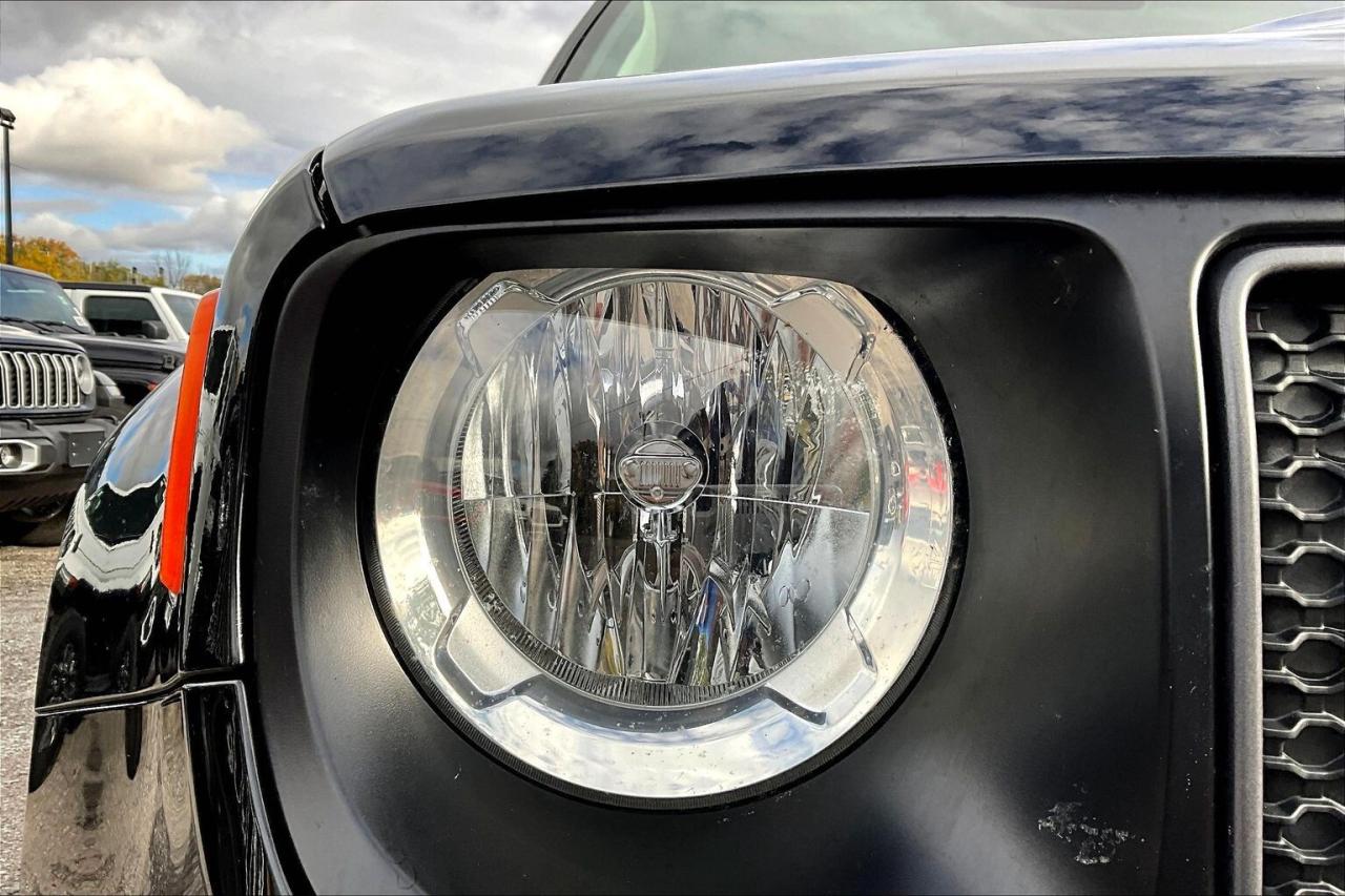 2019 Jeep Renegade Trailhawk | Heated Leather | Open Air Roof | 4X4 Photo