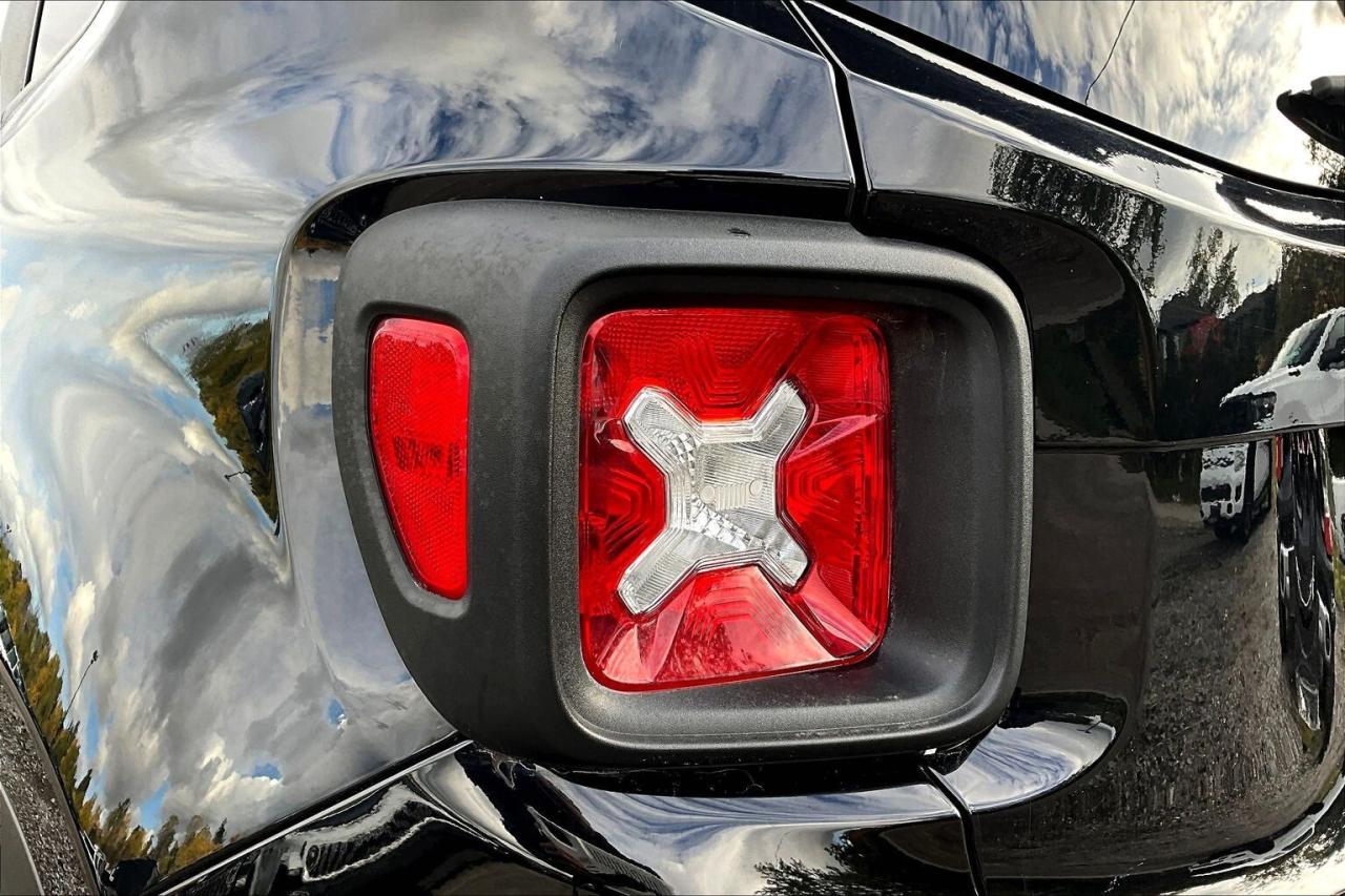 2019 Jeep Renegade Trailhawk | Heated Leather | Open Air Roof | 4X4 Photo