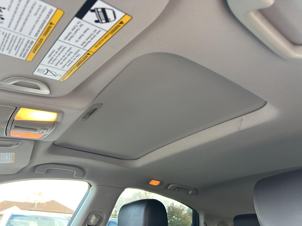 2016 Infiniti QX70 AWD, CLEAN CARFAX, BACK UP CAM, SUNROOF, LEATHER! - Photo #17