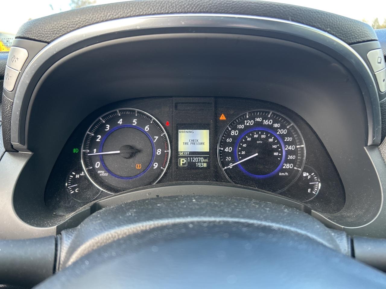 2016 Infiniti QX70 AWD, CLEAN CARFAX, BACK UP CAM, SUNROOF, LEATHER! - Photo #19