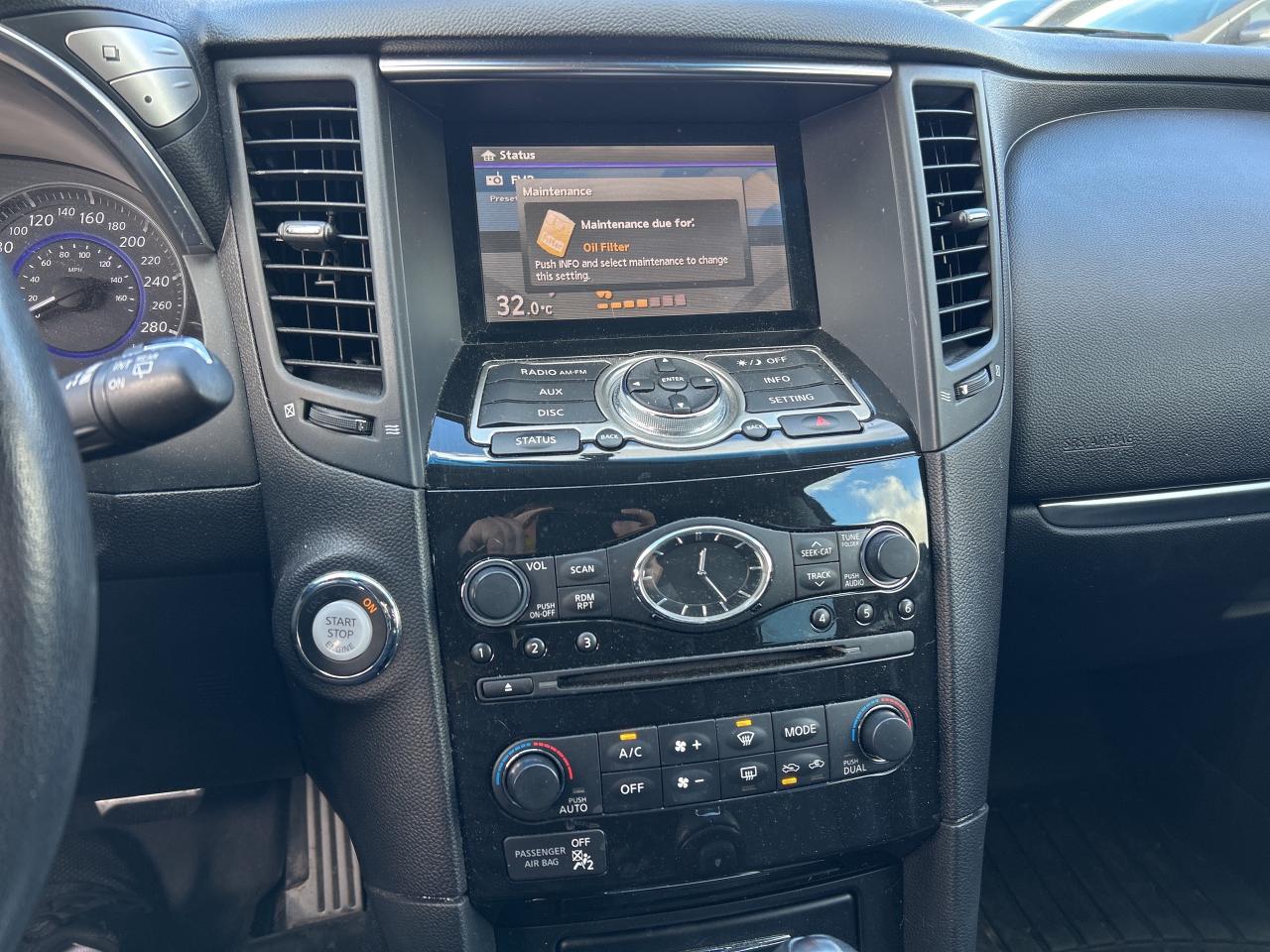 2016 Infiniti QX70 AWD, CLEAN CARFAX, BACK UP CAM, SUNROOF, LEATHER! - Photo #20