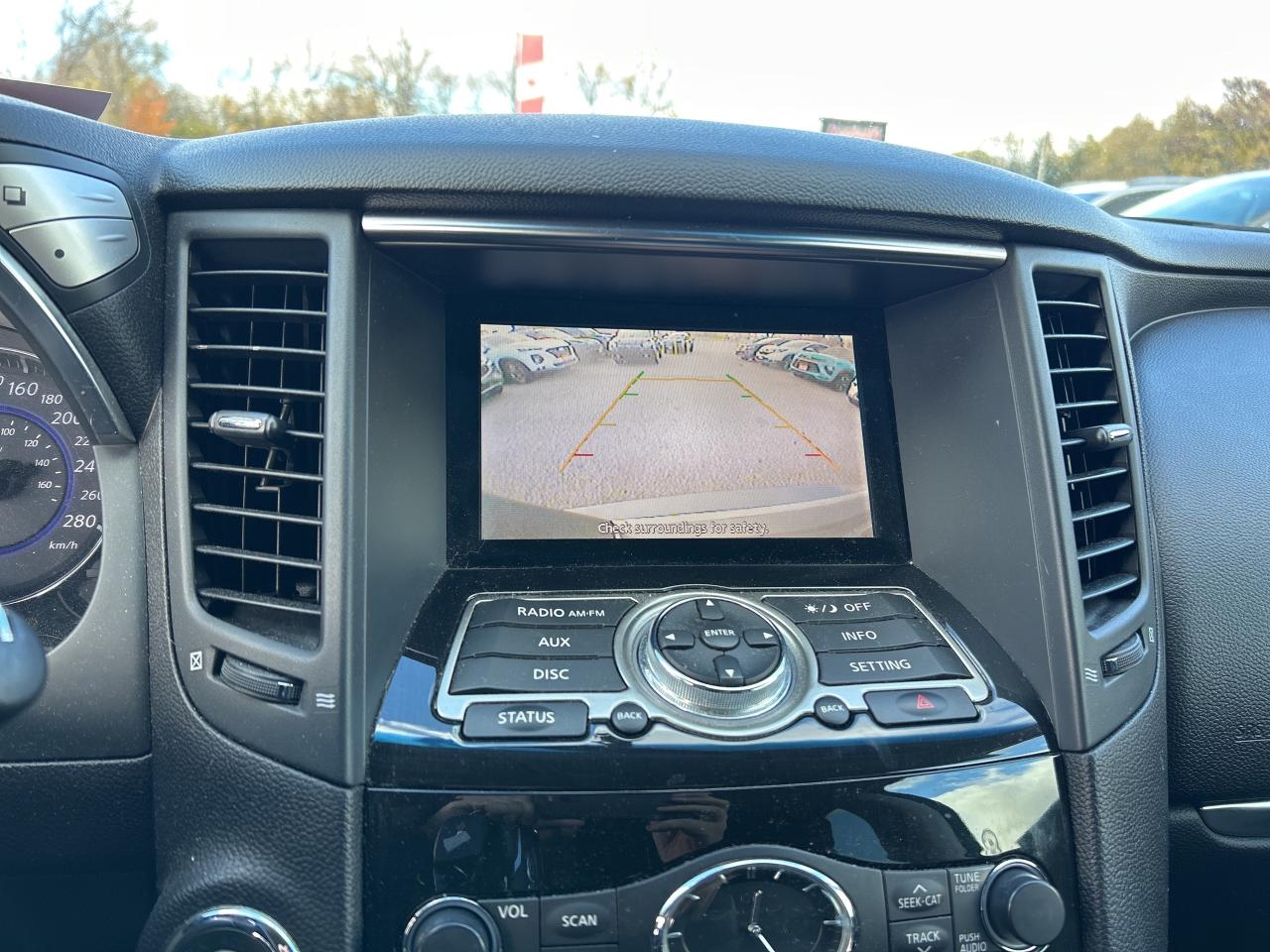 2016 Infiniti QX70 AWD, CLEAN CARFAX, BACK UP CAM, SUNROOF, LEATHER! - Photo #22