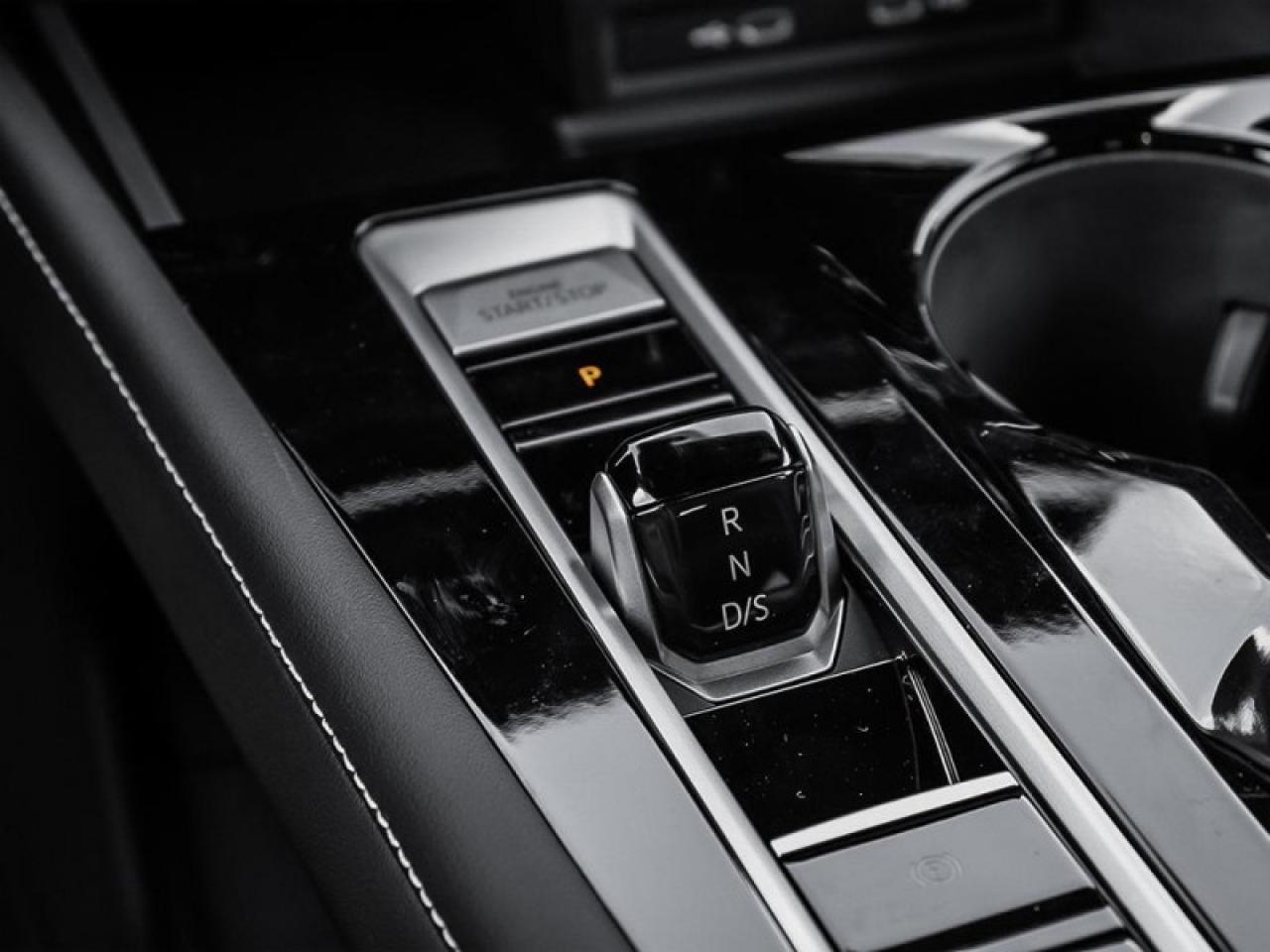 2026 Volkswagen Atlas Cross Sport Execline  - Massaging Seats Photo