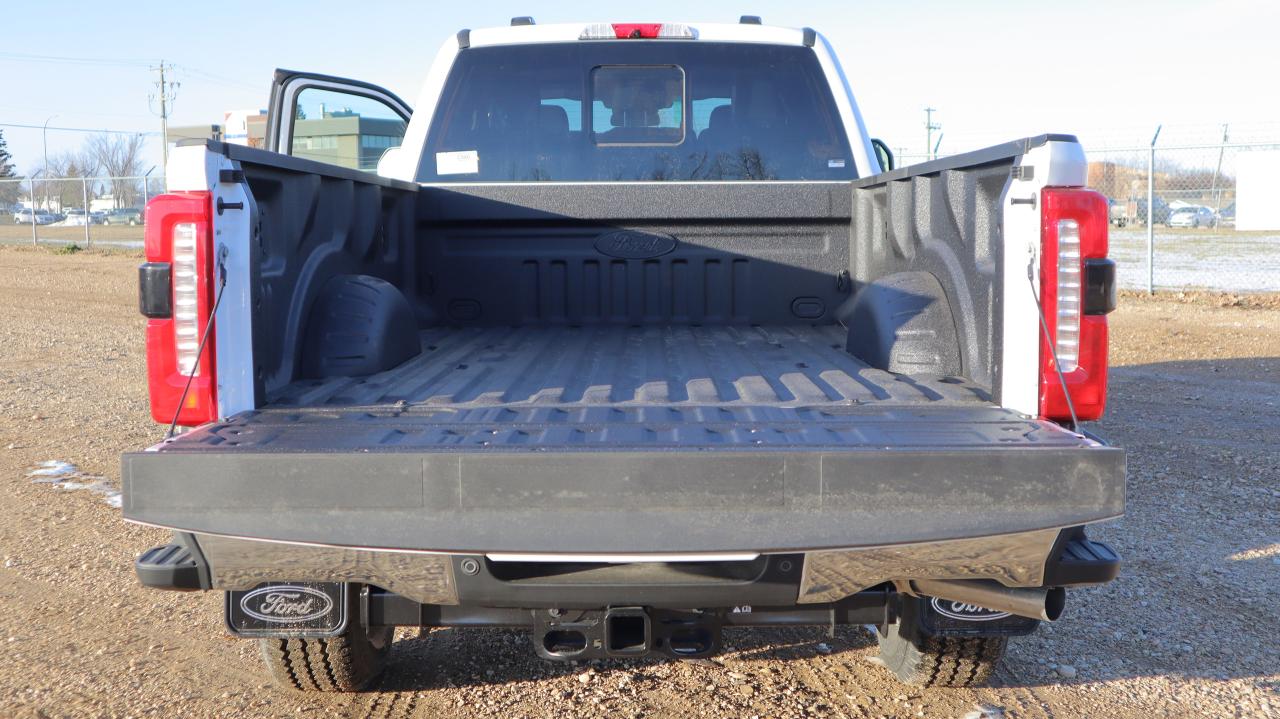 2026 Ford F-350 Super Duty SRW XLT Photo5