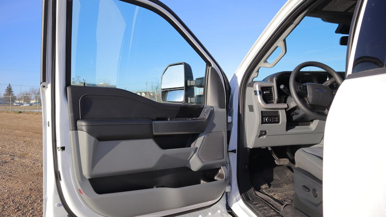 2026 Ford F-350 Super Duty SRW XLT Photo5