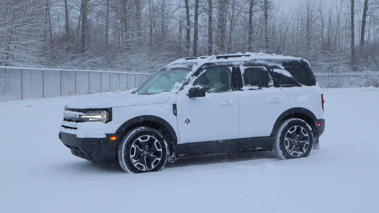2023 Ford Bronco Sport Outer Banks Photo0