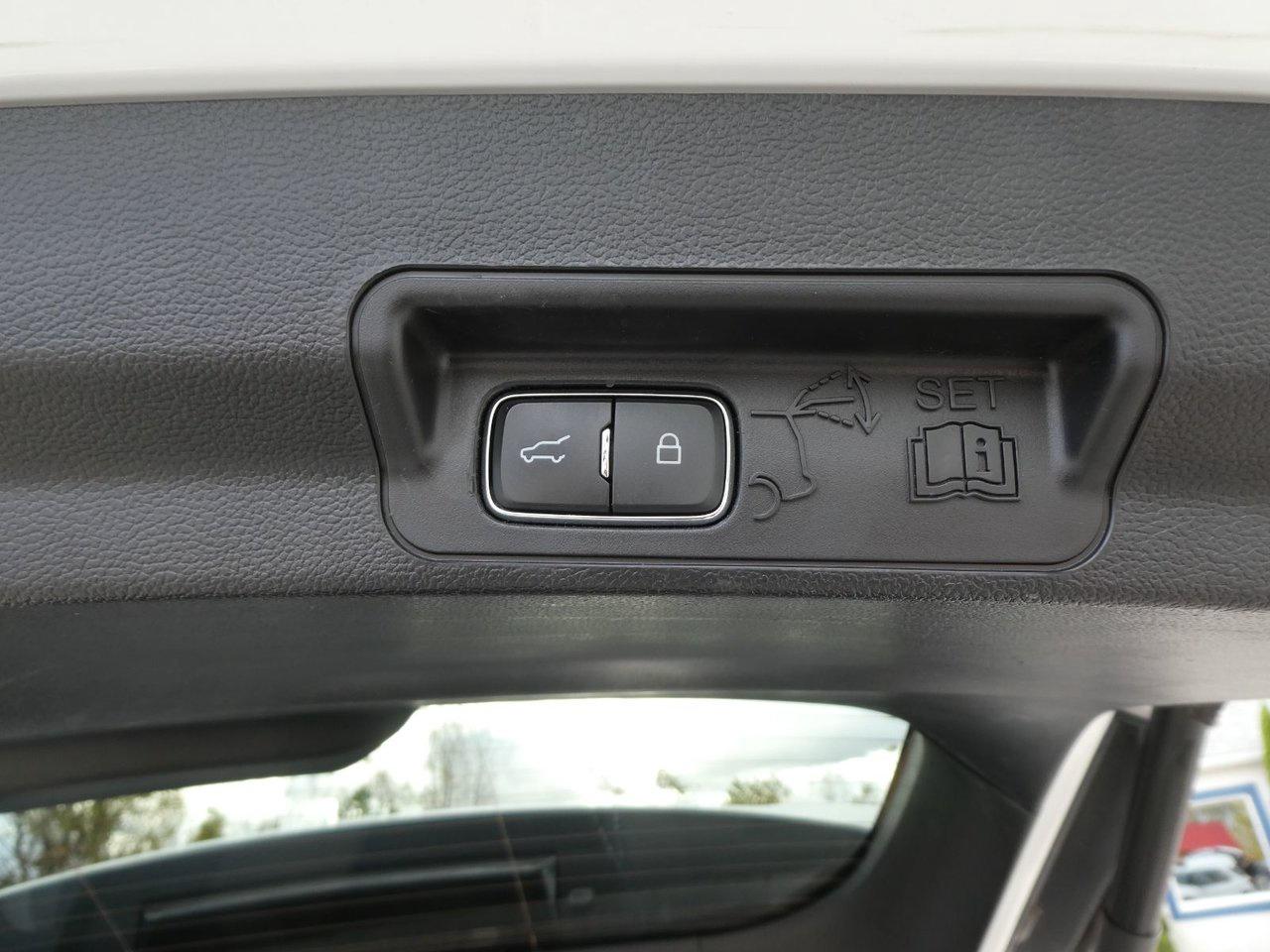 2022 Ford Explorer Limited Limited Photo