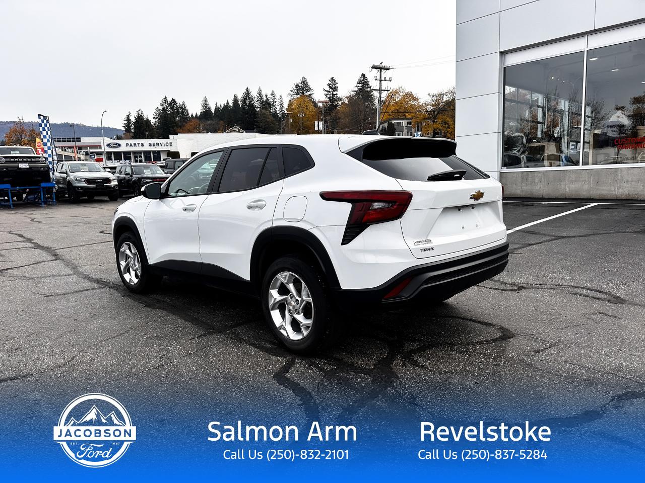 2024 Chevrolet Trax LS Photo2