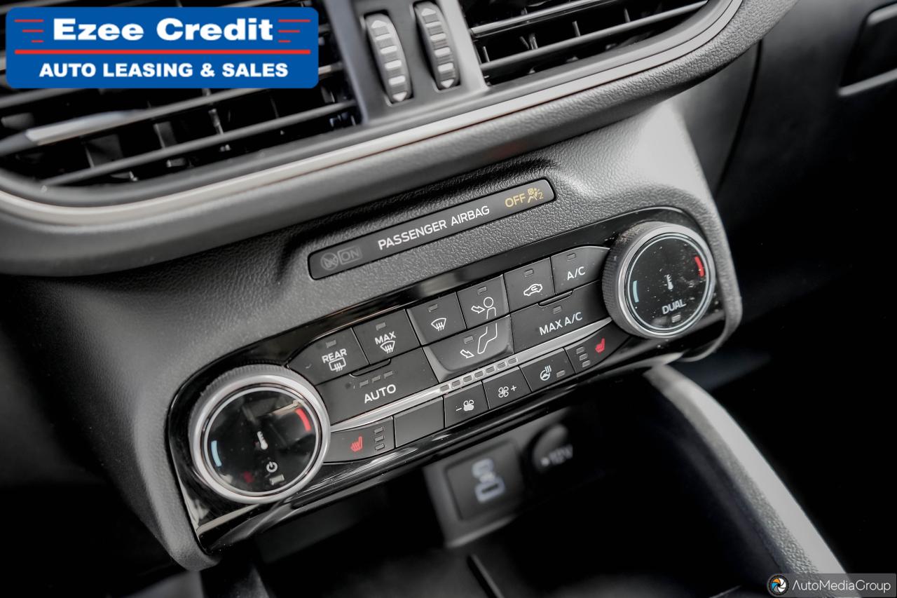 2022 Ford Escape SE Photo24