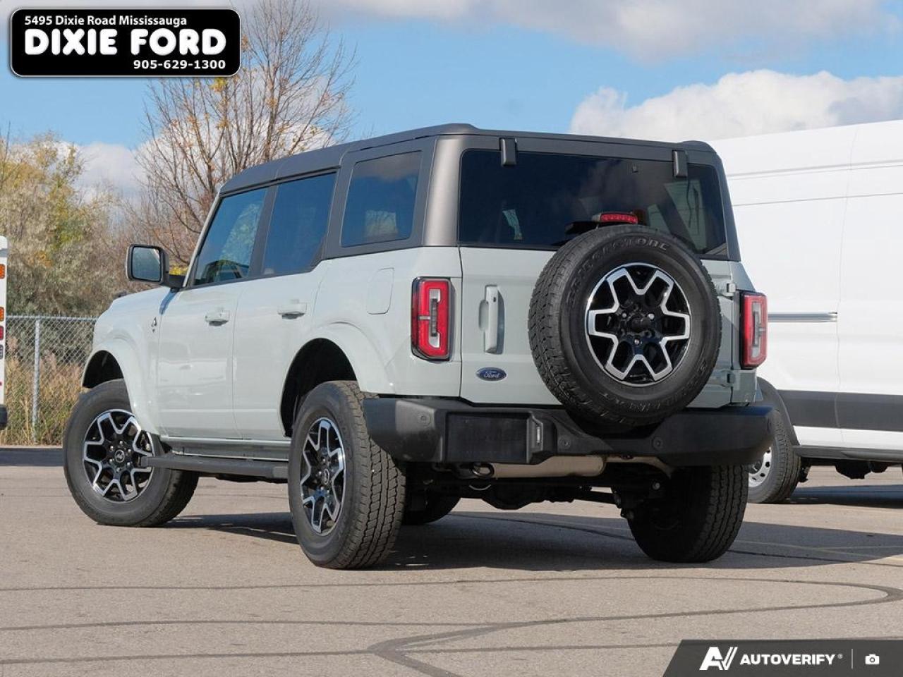 2022 Ford Bronco Outer Banks Photo3