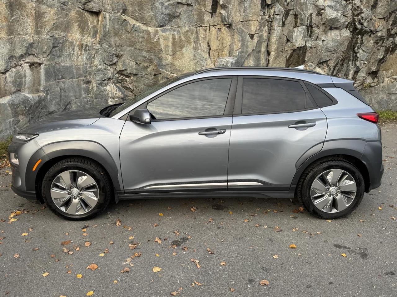 2021 Hyundai KONA Electric ULTIMATE FWD Photo3