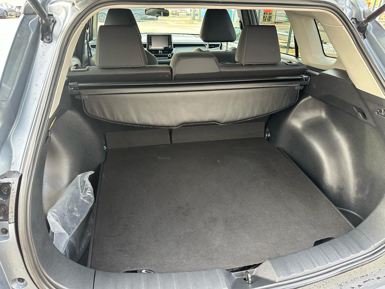 2022 Toyota Corolla Cross LE AWD Photo