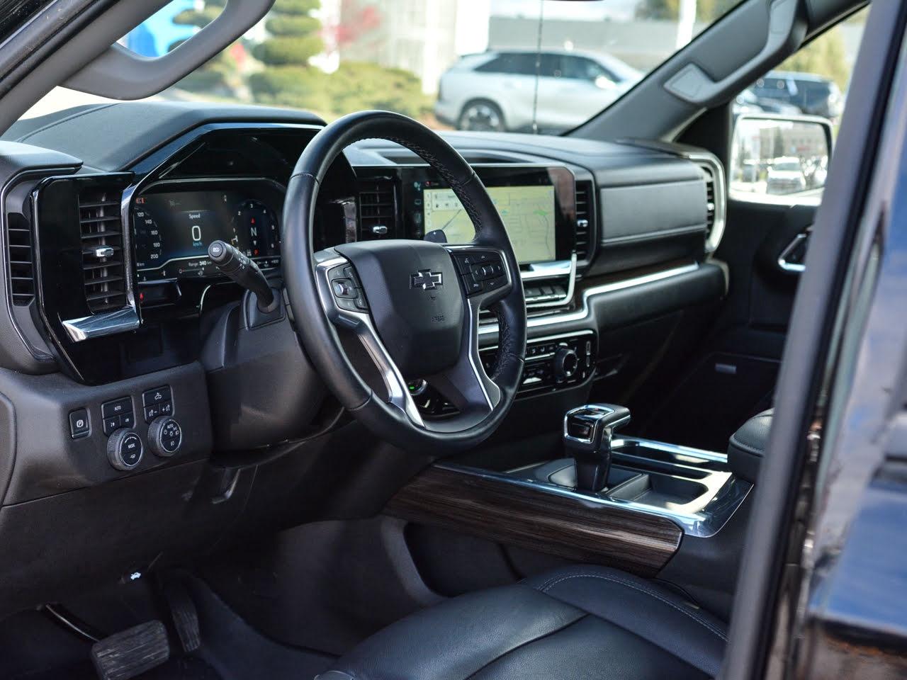 2024 Chevrolet Silverado 1500 RST Photo