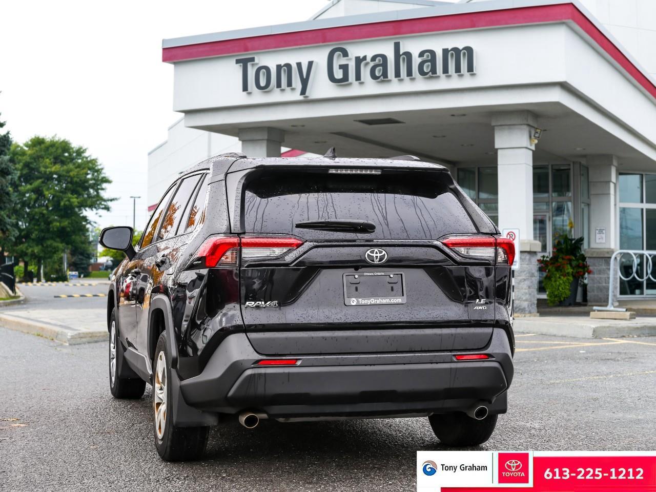 2020 Toyota RAV4 LE Photo