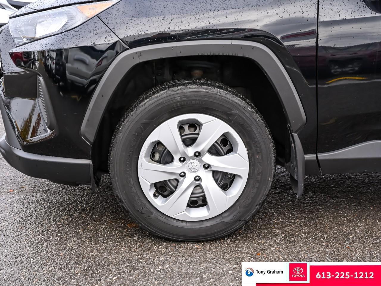 2020 Toyota RAV4 LE Photo