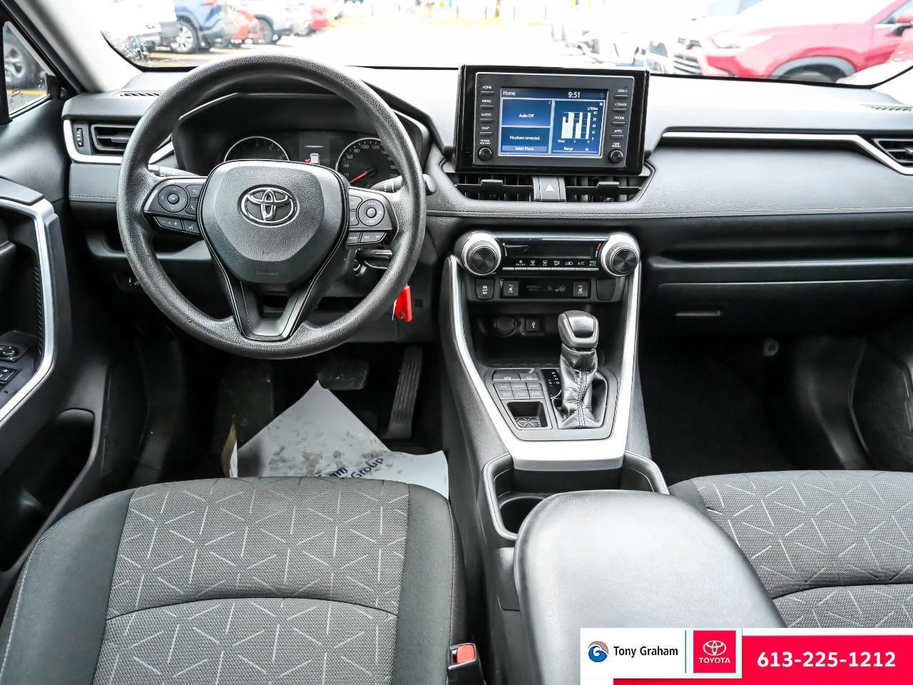 2020 Toyota RAV4 LE Photo