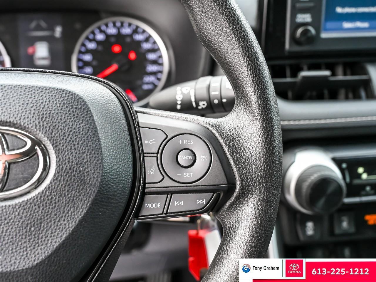 2020 Toyota RAV4 LE Photo