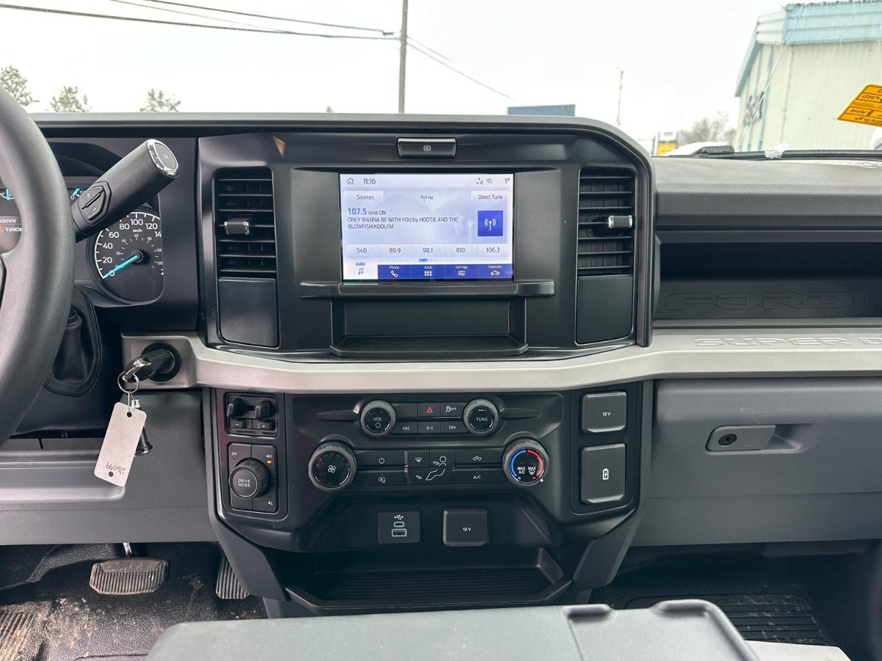 2025 Ford F-550 Super Duty DRW XL 4WD REG CAB 169" WB 84" CA Photo