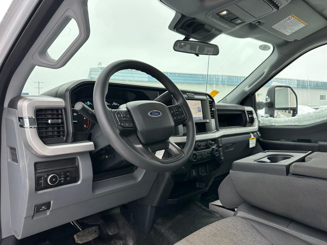 2025 Ford F-550 Super Duty DRW XL 4WD REG CAB 169" WB 84" CA Photo