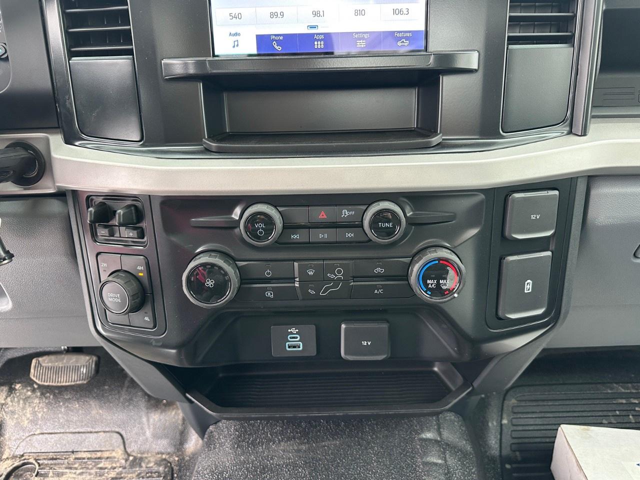 2025 Ford F-550 Super Duty DRW XL 4WD REG CAB 169" WB 84" CA Photo