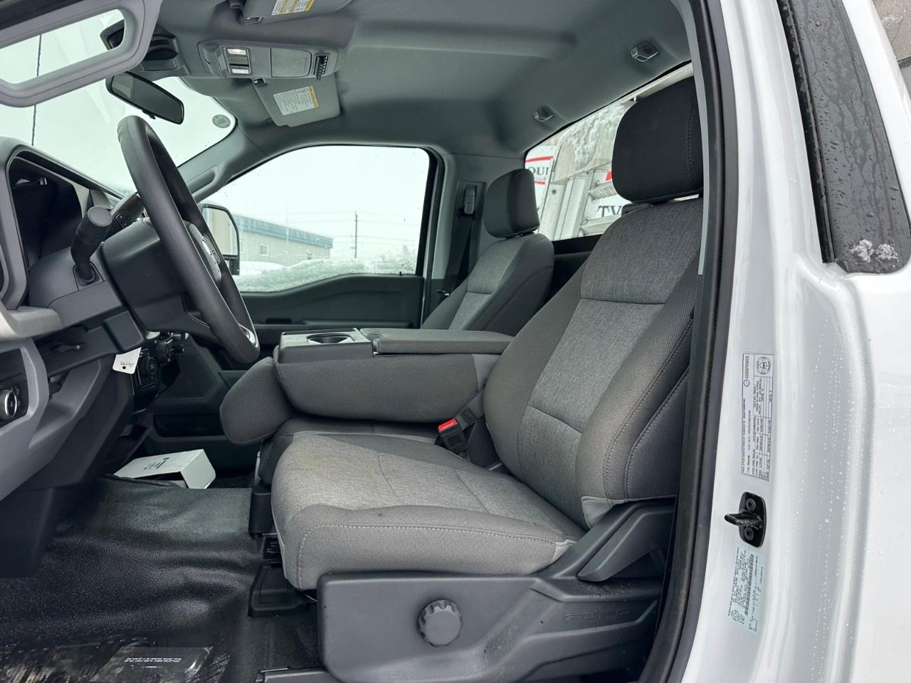 2025 Ford F-550 Super Duty DRW XL 4WD REG CAB 169" WB 84" CA Photo