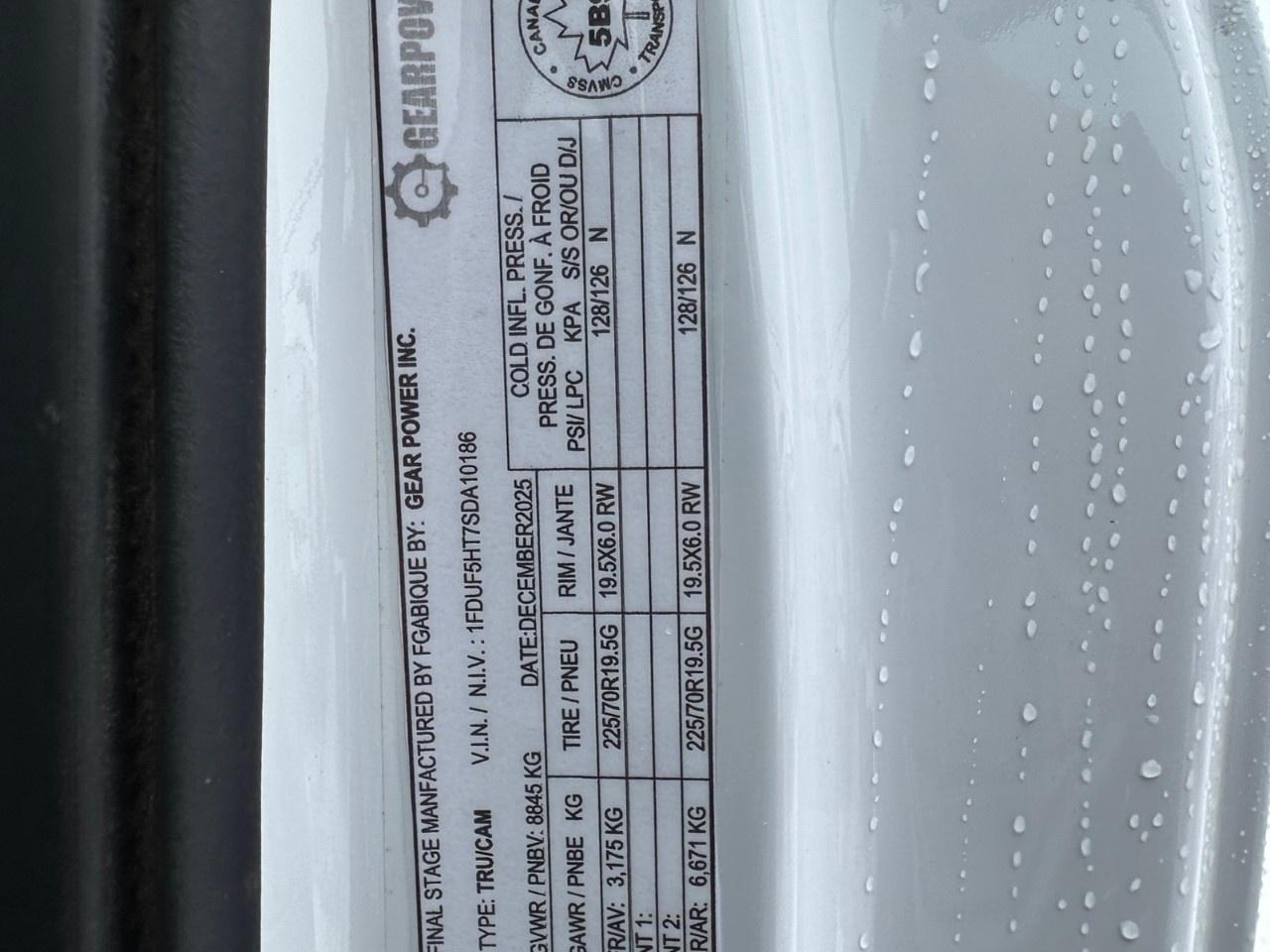 2025 Ford F-550 Super Duty DRW XL 4WD REG CAB 169" WB 84" CA Photo