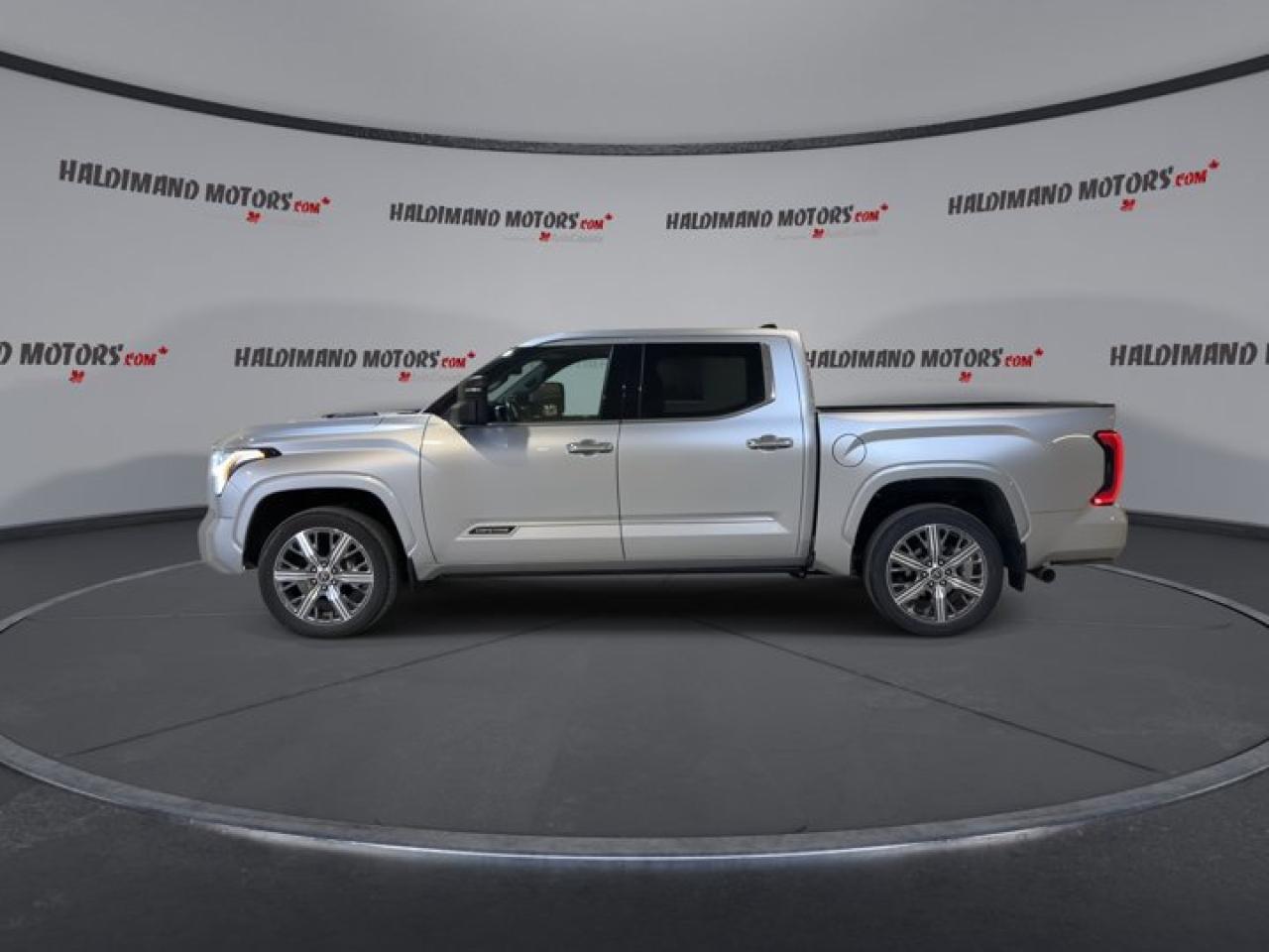 2023 Toyota Tundra Capstone Hybrid Crewmax 4x4 Photo4
