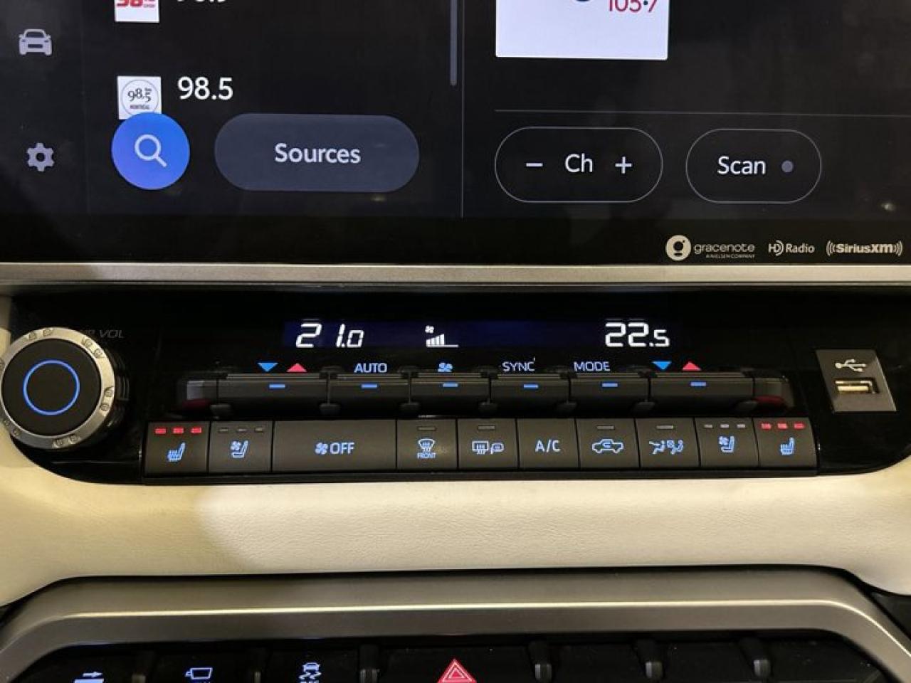 2023 Toyota Tundra Capstone Hybrid Crewmax 4x4 Photo