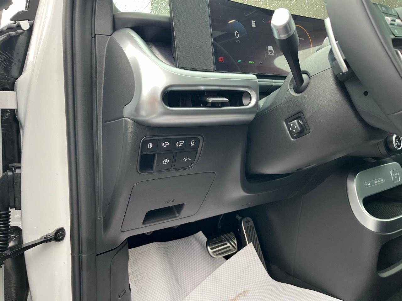 2026 Hyundai IONIQ 9 Preferred   AWD w/Ultimate Calligraphy Pkg Photo