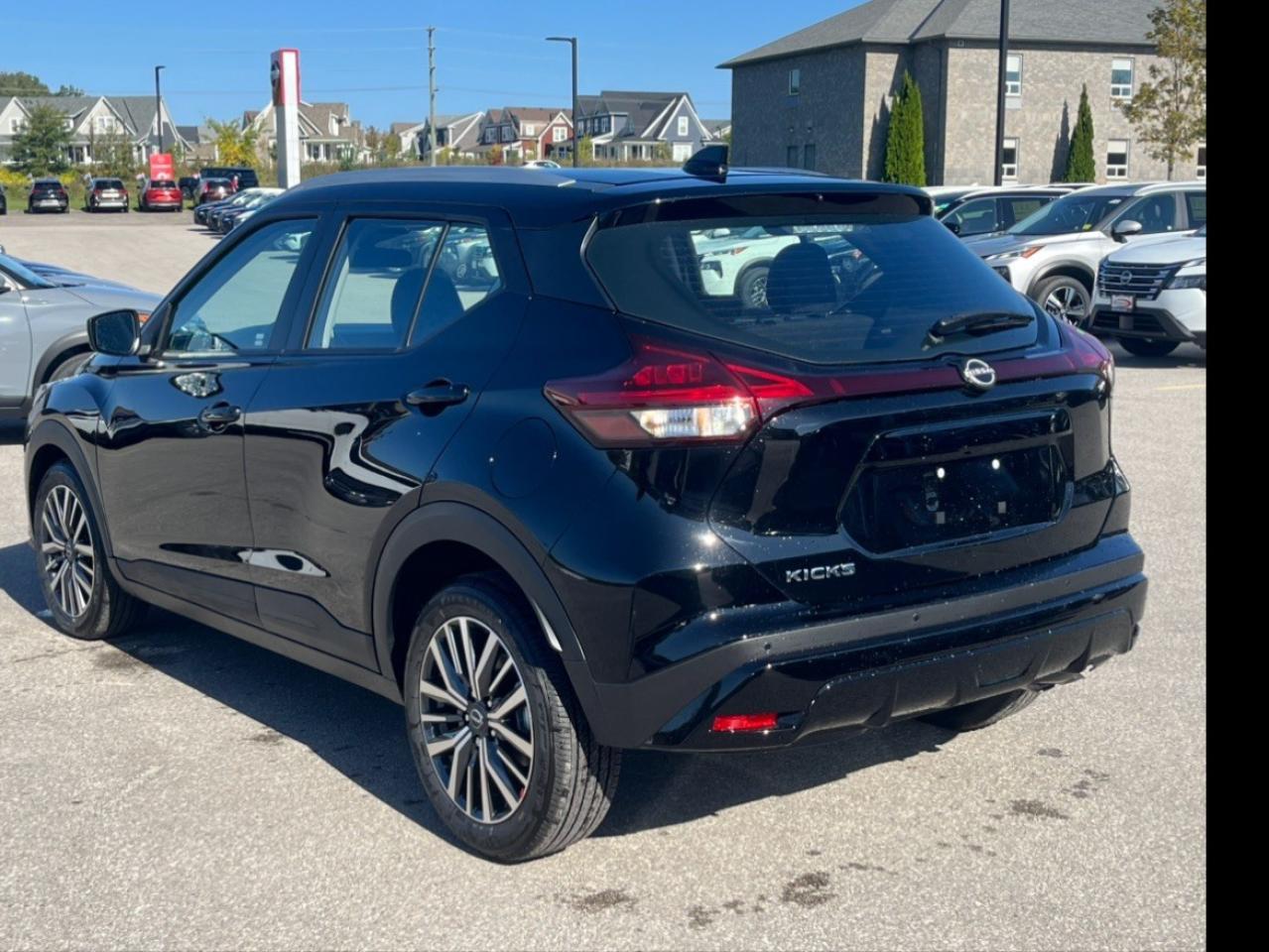 2025 Nissan Kicks Play SV FWD Photo