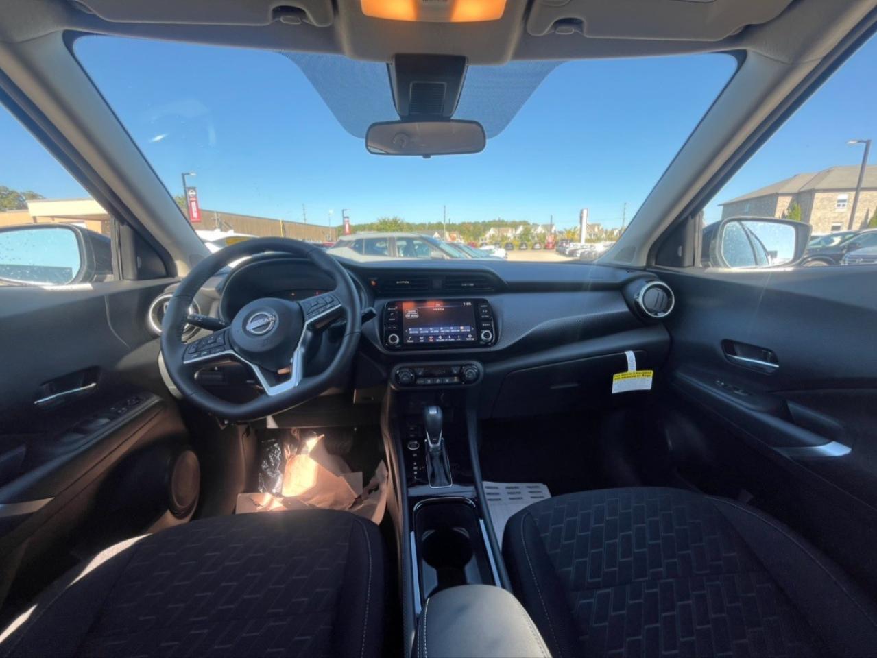 2025 Nissan Kicks Play SV FWD Photo