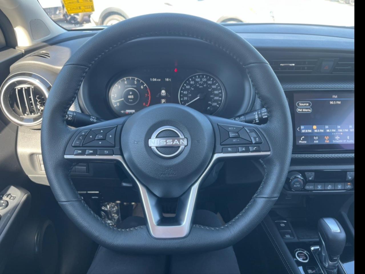 2025 Nissan Kicks Play SV FWD Photo