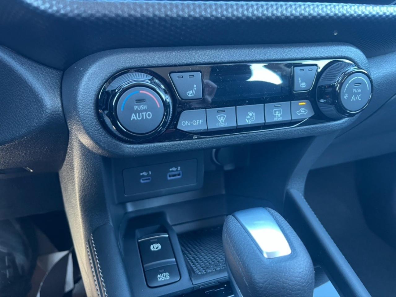 2025 Nissan Kicks Play SV FWD Photo