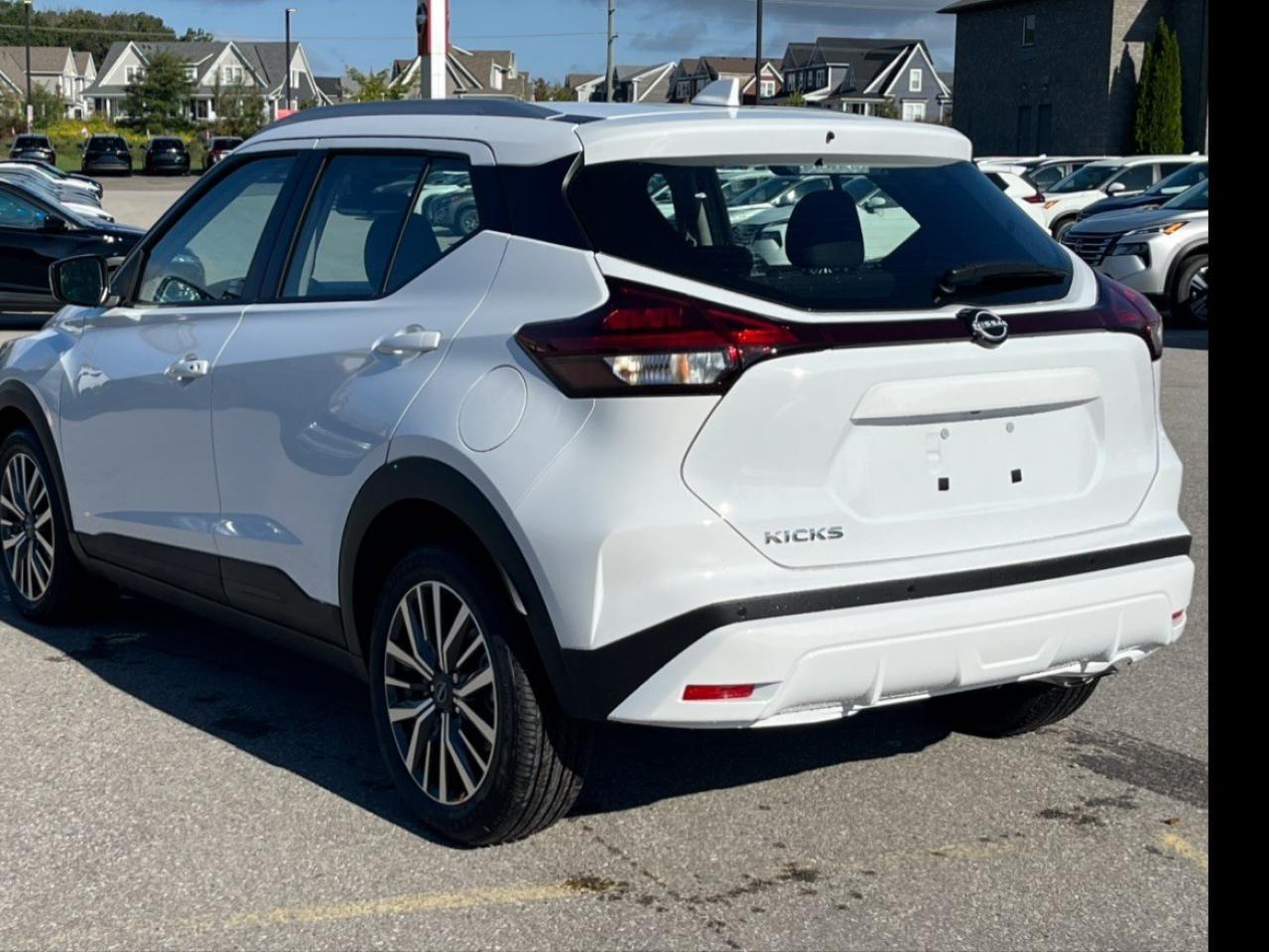 2025 Nissan Kicks Play SV FWD Photo