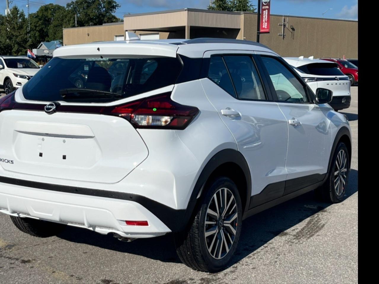 2025 Nissan Kicks Play SV FWD Photo
