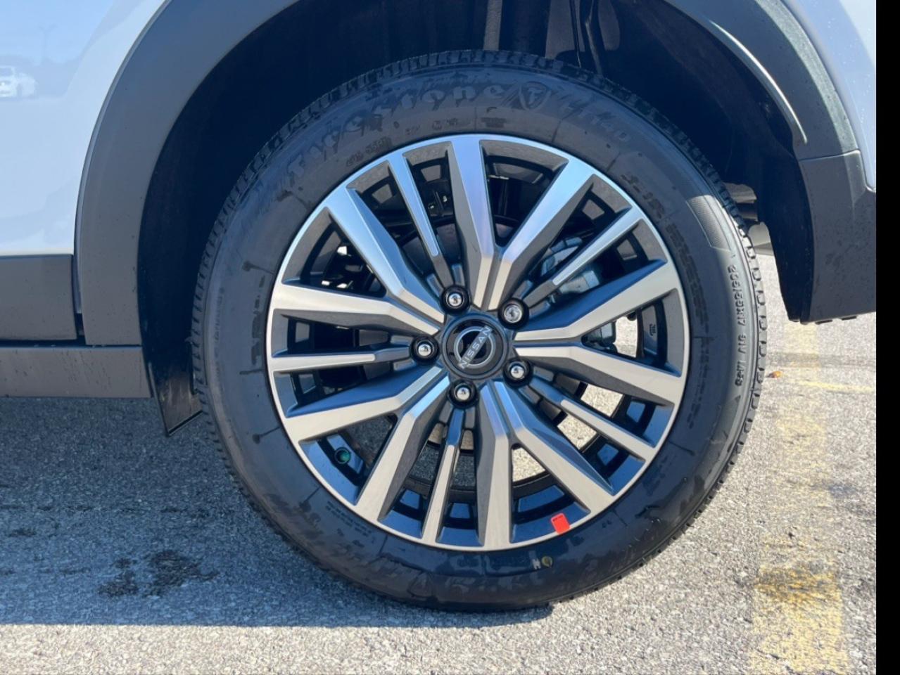 2025 Nissan Kicks Play SV FWD Photo