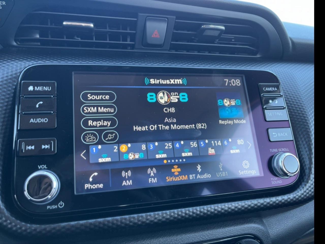 2025 Nissan Kicks Play SV FWD Photo