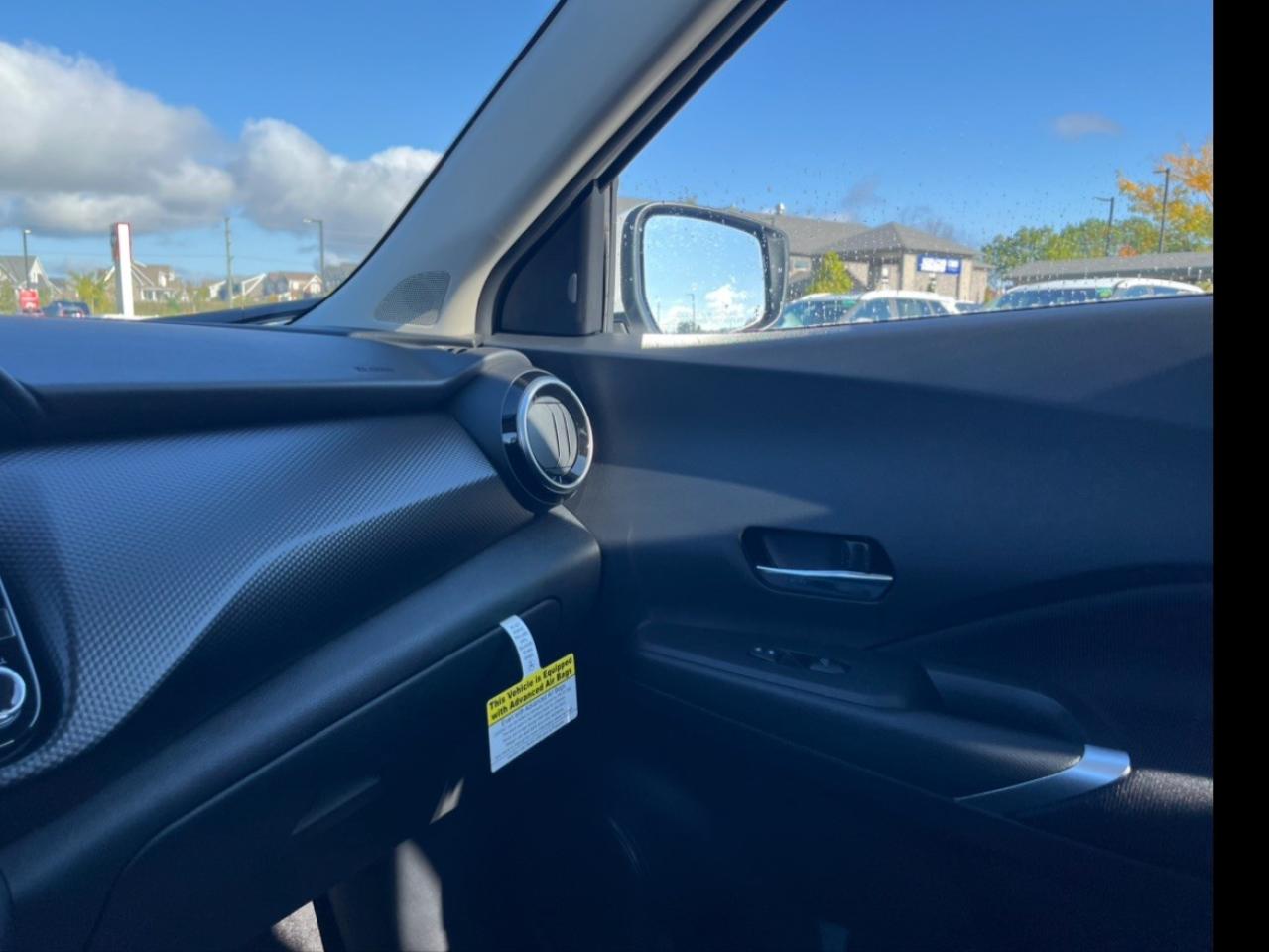 2025 Nissan Kicks Play SV FWD Photo