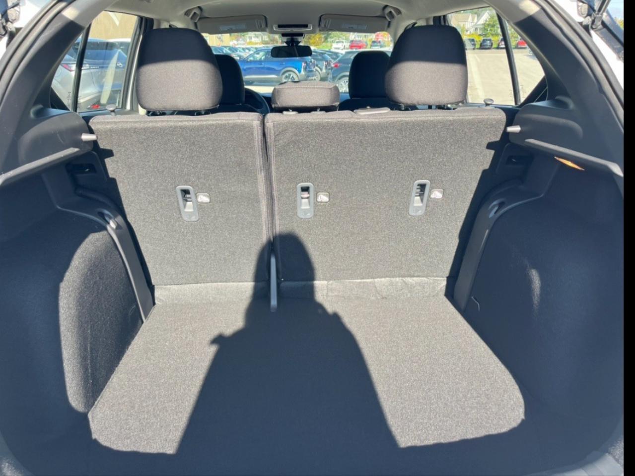 2025 Nissan Kicks Play SV FWD Photo