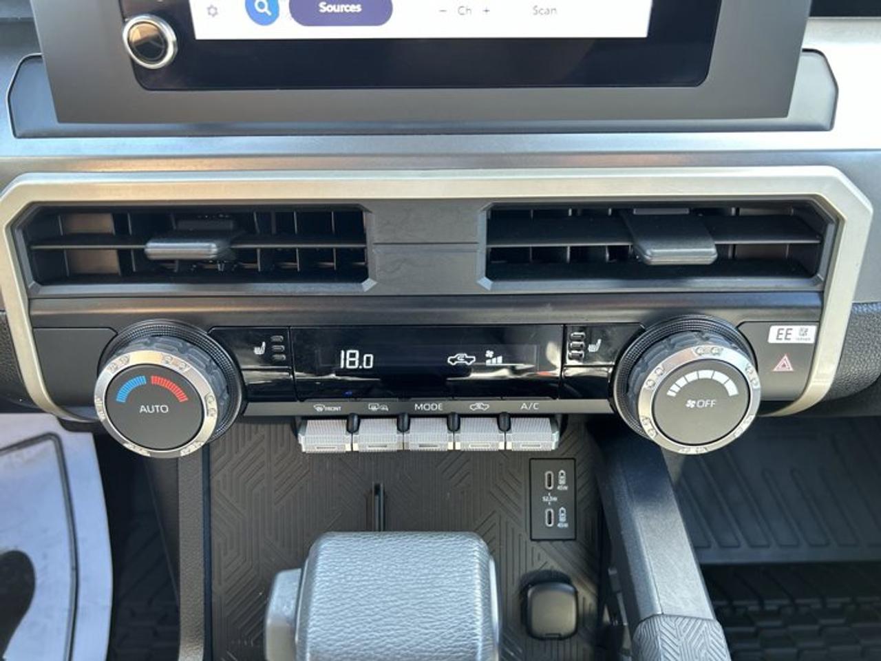2024 Toyota Tacoma TRD OFFROAD 4X4 Double Cab 5ft Box Photo