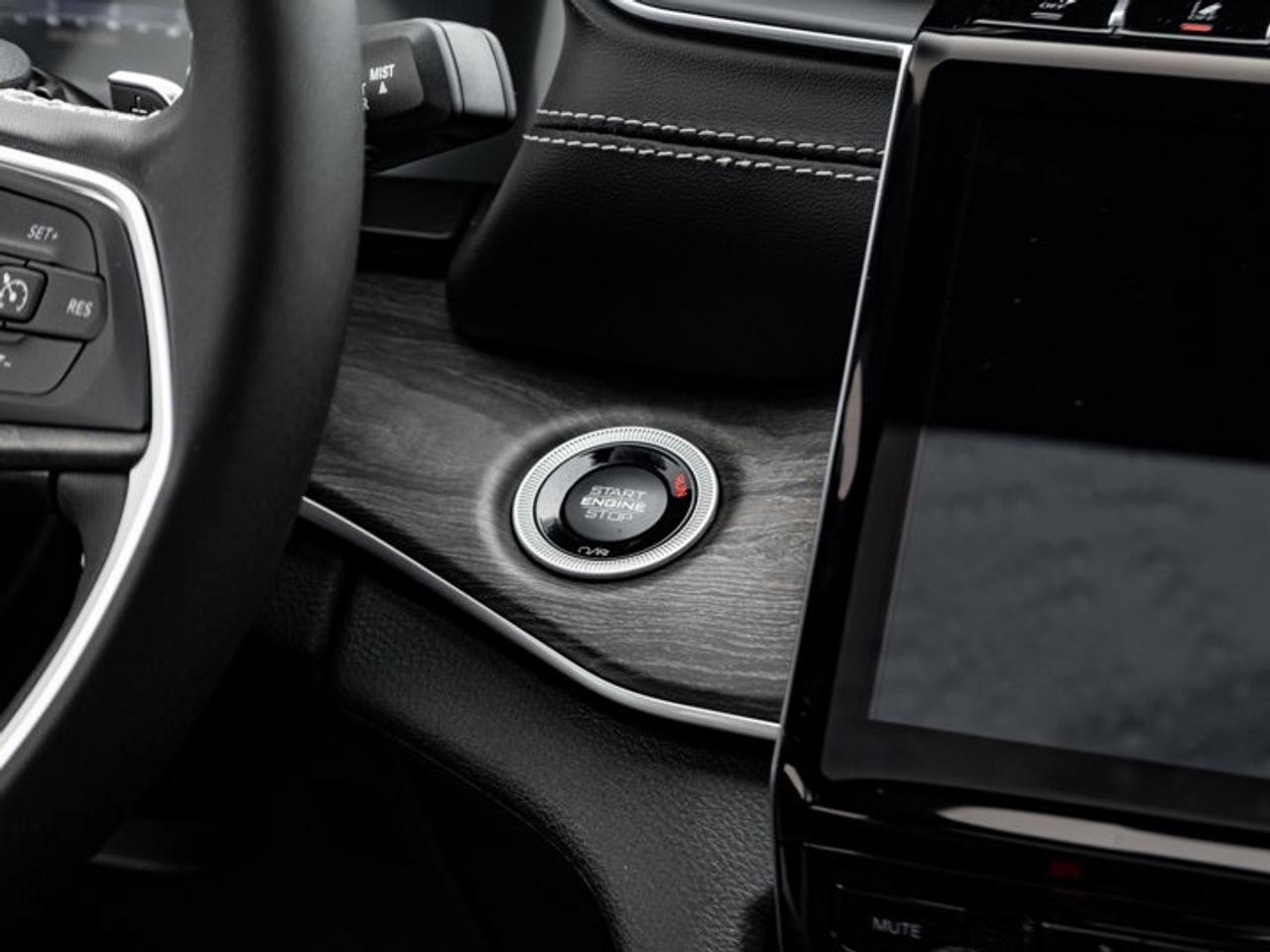 2025 Jeep Grand Cherokee Limited Photo