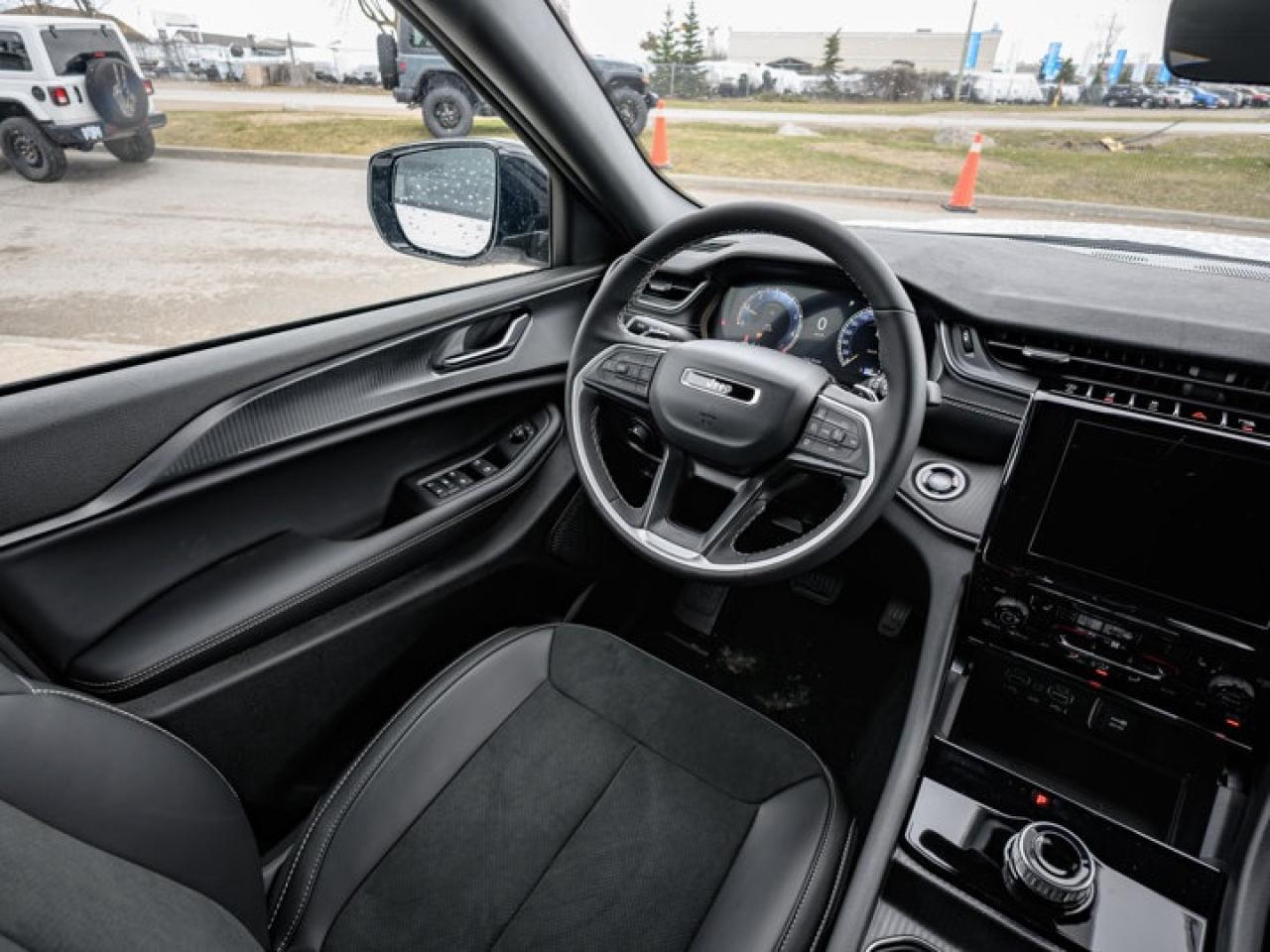 2025 Jeep Grand Cherokee Altitude Photo