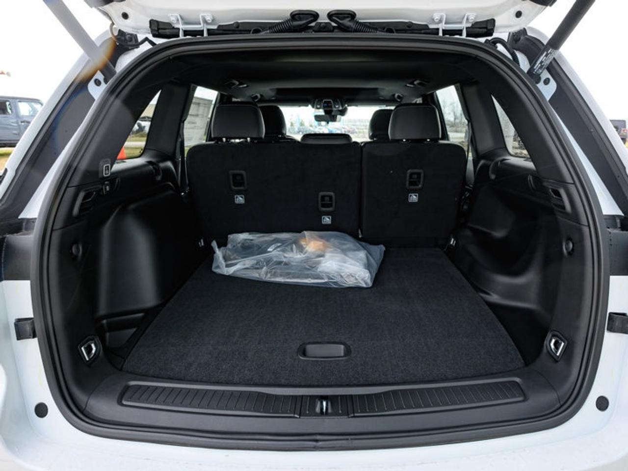 2025 Jeep Grand Cherokee Altitude Photo