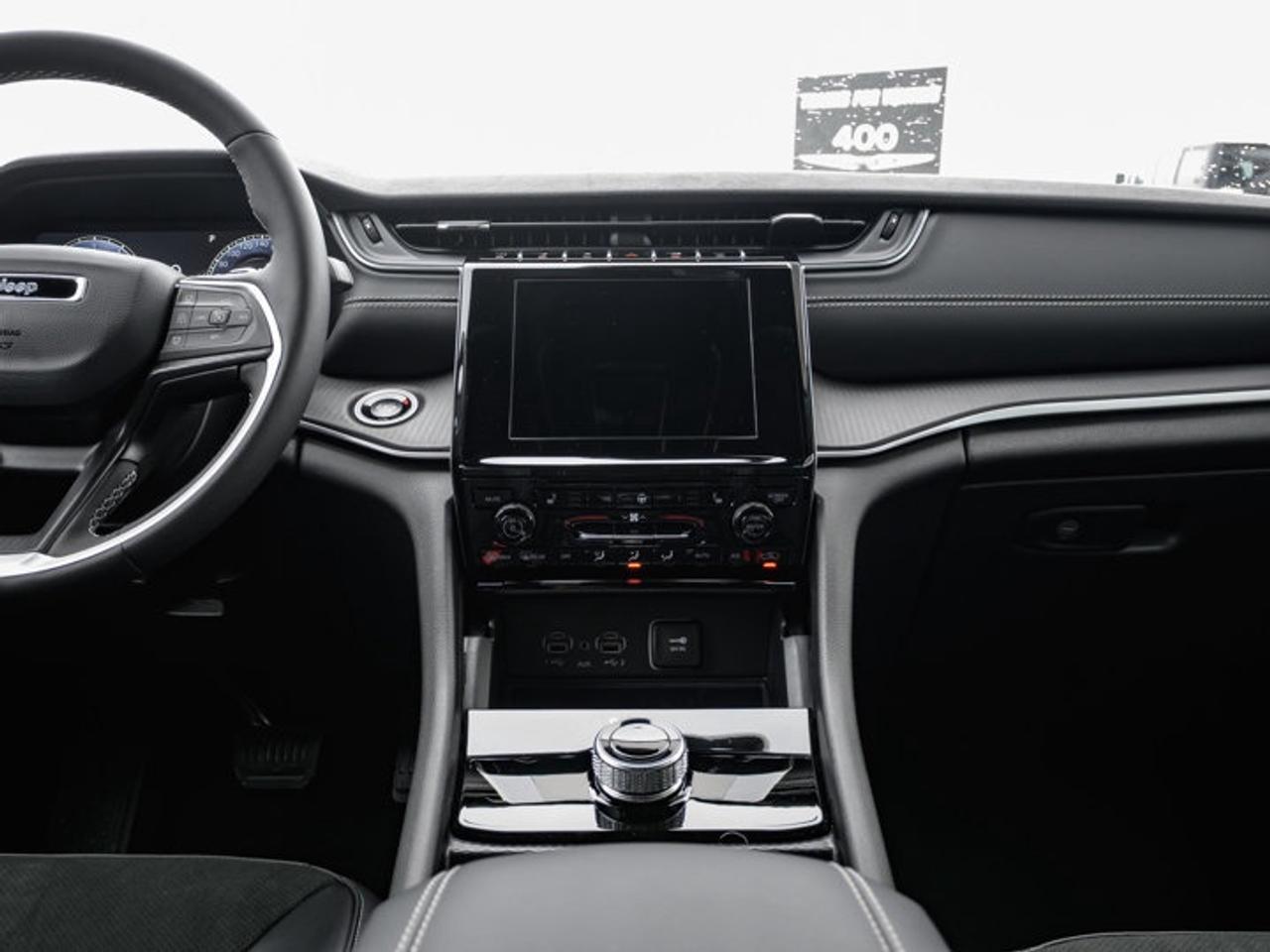 2025 Jeep Grand Cherokee Altitude Photo