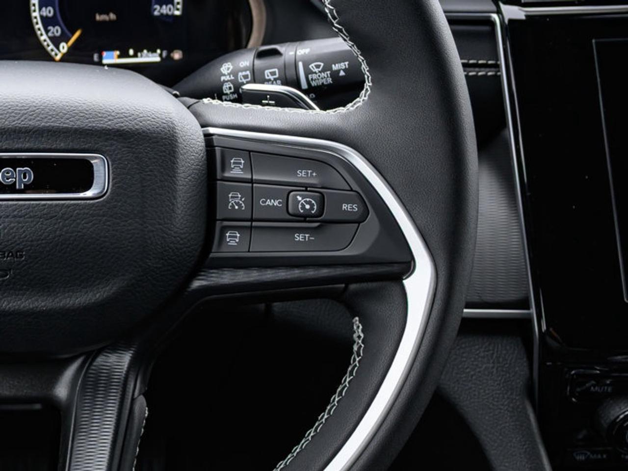 2025 Jeep Grand Cherokee Altitude Photo