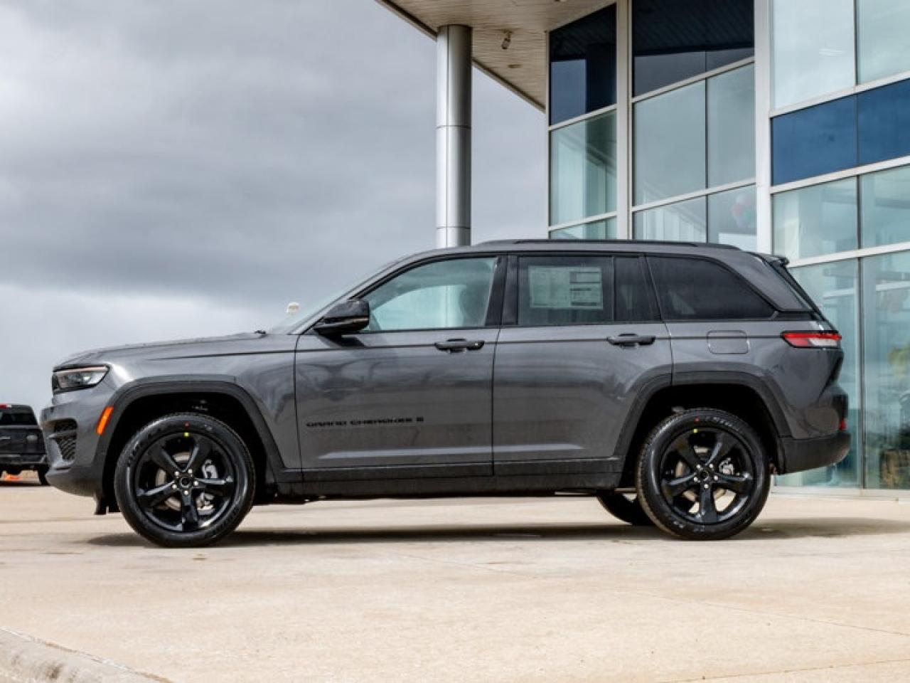 2025 Jeep Grand Cherokee Altitude Photo4