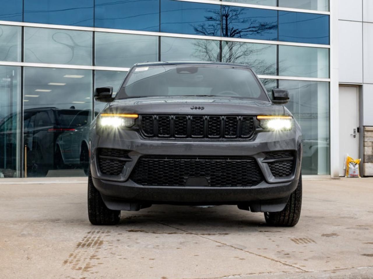 2025 Jeep Grand Cherokee Altitude Photo